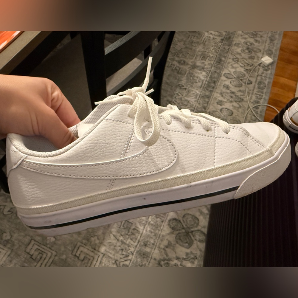 Nike court legacy